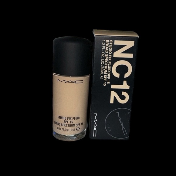 MAC Cosmetics NC12 Studio Fix Fluid SPF 15 Foundation - Picture 2 of 9